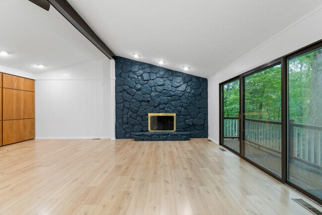 Building Photo - 17767 Falling Leaves Rd