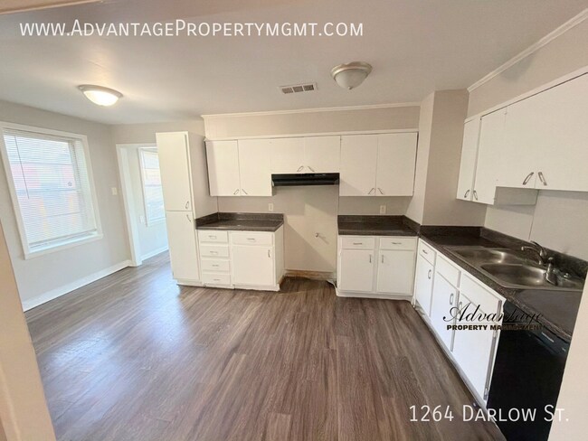 Building Photo - 1264 Darlow St