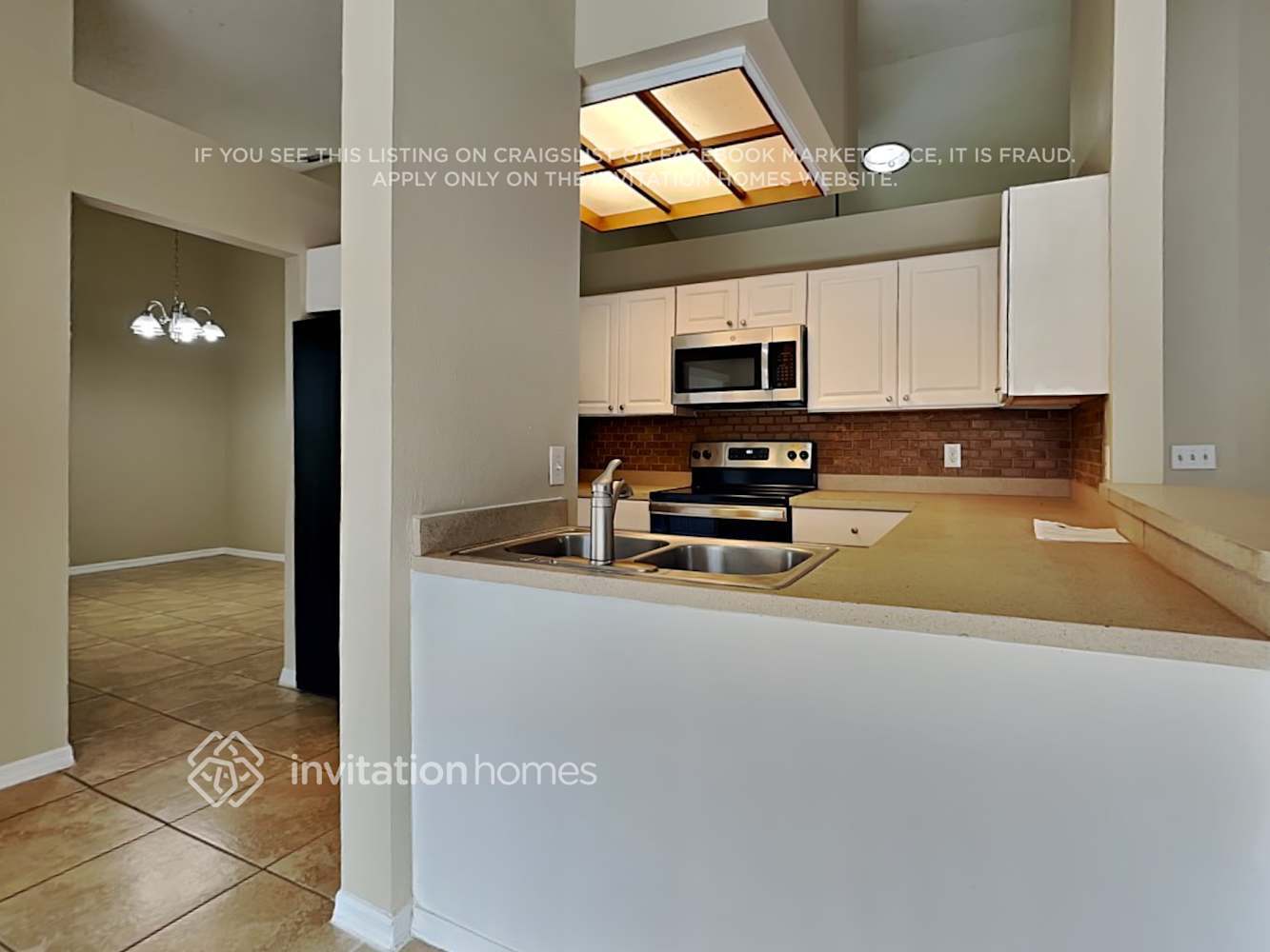 Building Photo - 2825 Mnr Hl Dr