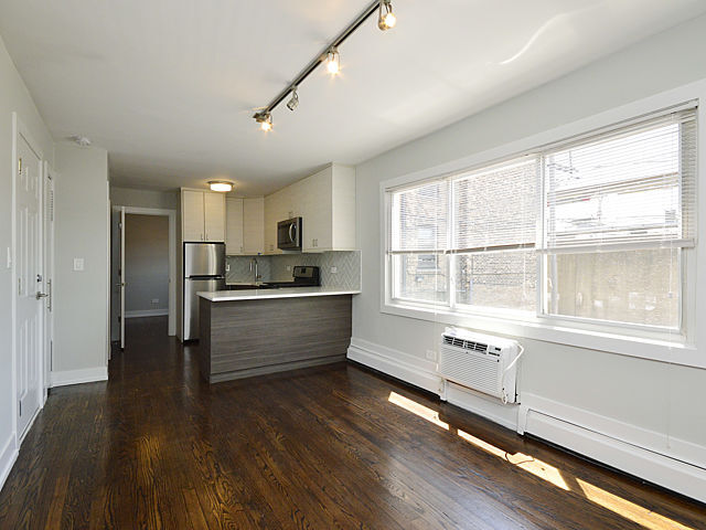 Building Photo - One Bed Apartment in the heart of Edgewater