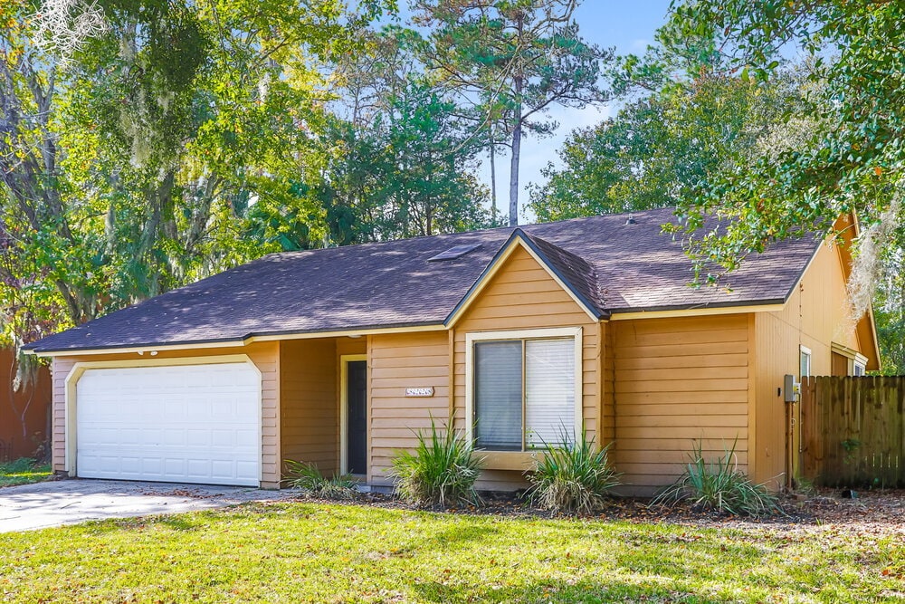 Building Photo - 8228 Honeysuckle Ln