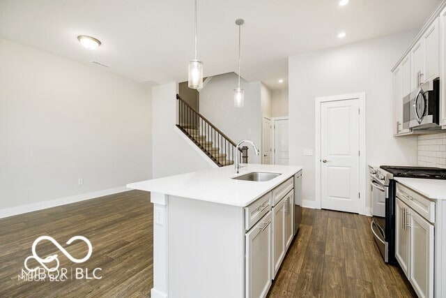 Building Photo - 696 Lagerfield Dr