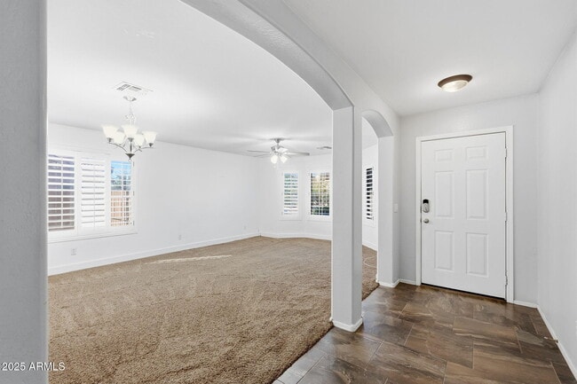 Building Photo - 21663 E Via Del Rancho Rd