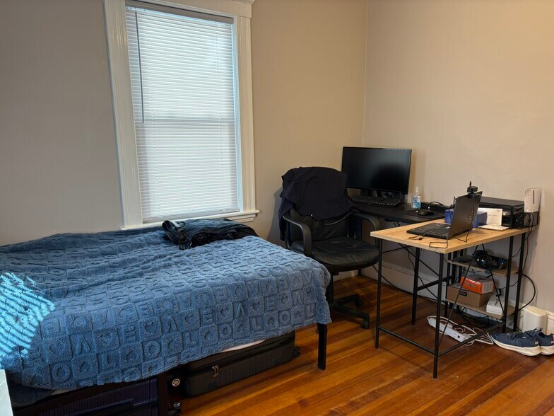 Building Photo - 58 Prentiss St