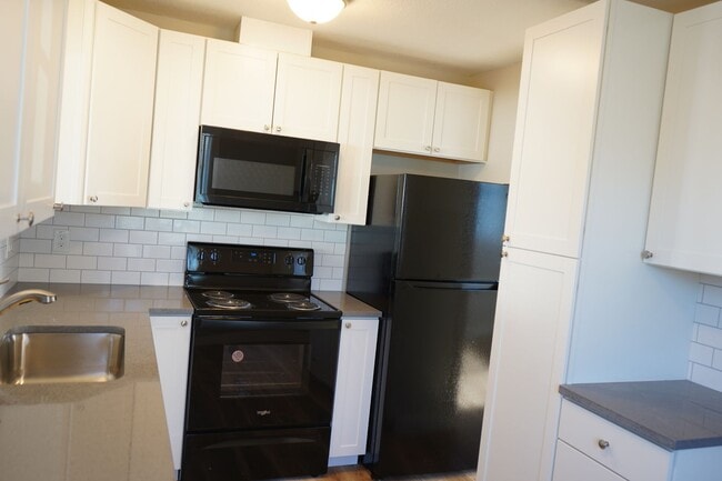 Building Photo - 1410 E 30th St