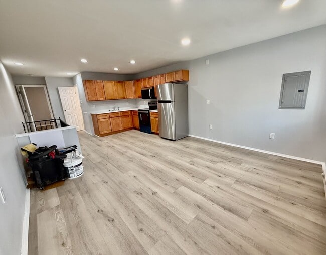 Building Photo - 2443 S 7th St