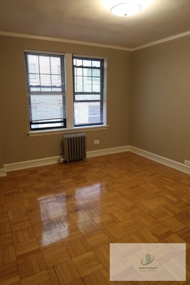 Building Photo - 1214 W Sherwin Ave