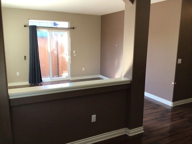 Building Photo - 62593 Hawkview Road