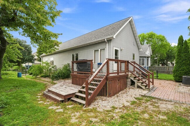 Building Photo - 2138 N Buffum St