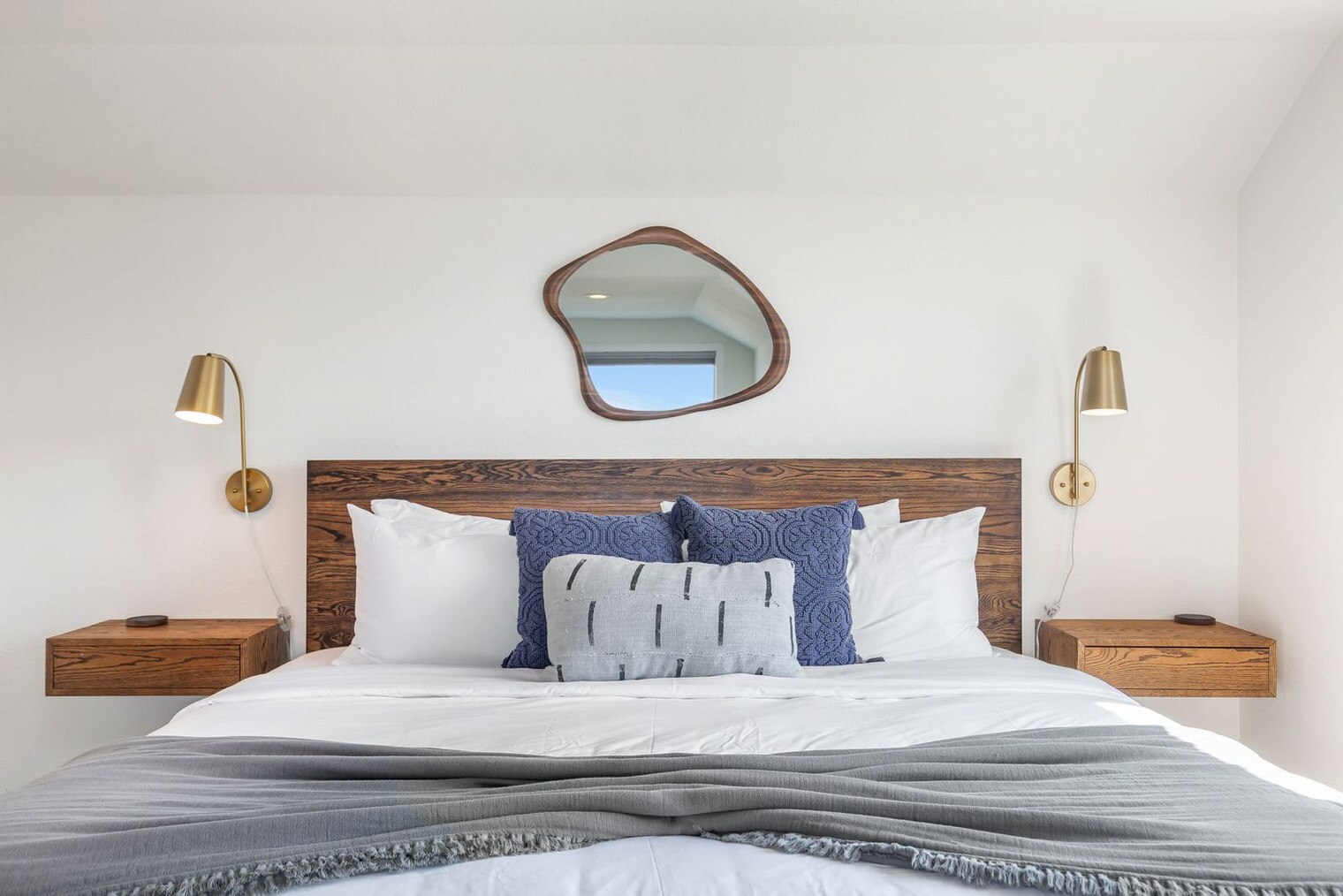 Building Photo - 9024 40th Ave SW