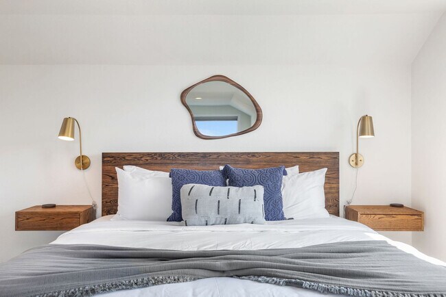 Building Photo - 9024 40th Ave SW