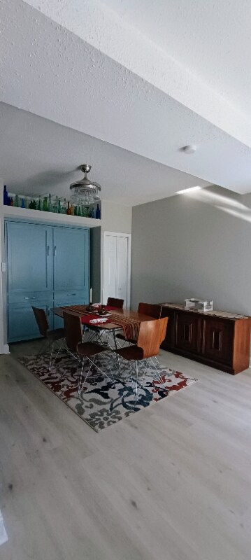 Building Photo - 906 Bitterfield Dr