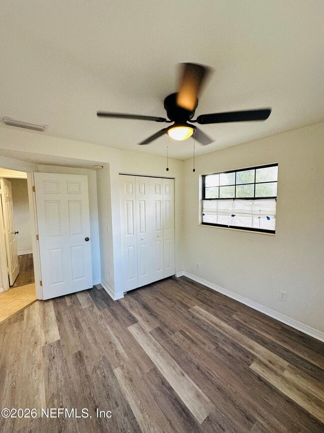 Building Photo - 1904 Delaroche Dr W