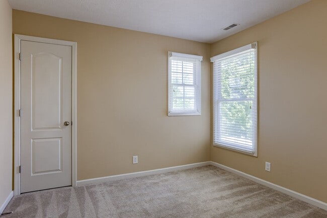 Building Photo - Must See 3 Bedroom In Bellevue!!