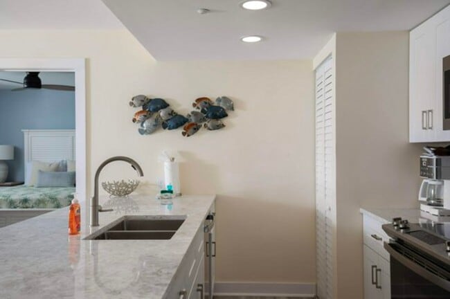Building Photo - 3635 Seaside Dr