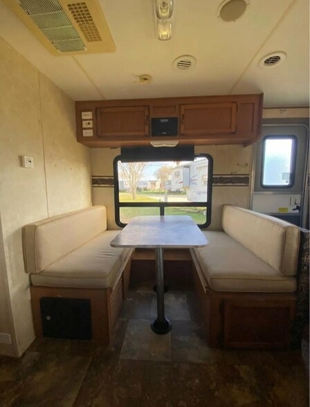 Building Photo - 4508 N Mile 4 1/2 W