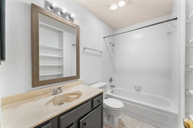 Building Photo - 5406 Meadow Vista Ln