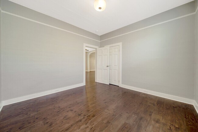 Building Photo - 734 Cassia St