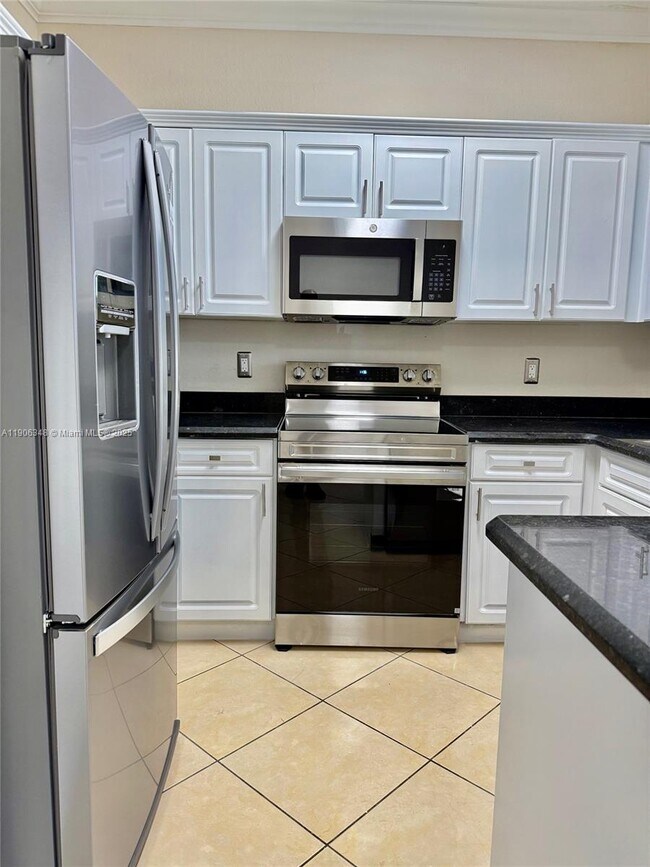 Building Photo - 2665 NE 4th St