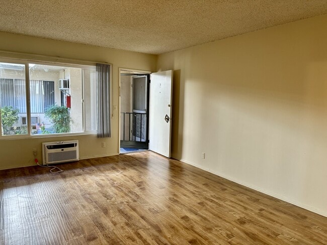 Building Photo - 4265 Colfax Ave