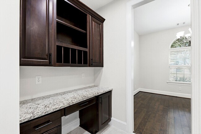 Building Photo - 2226 Falcon Brook Dr