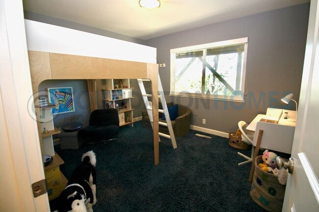 Building Photo - Fully Furnished 5BD/2.5BA Hillside View Home-FOUNDATION