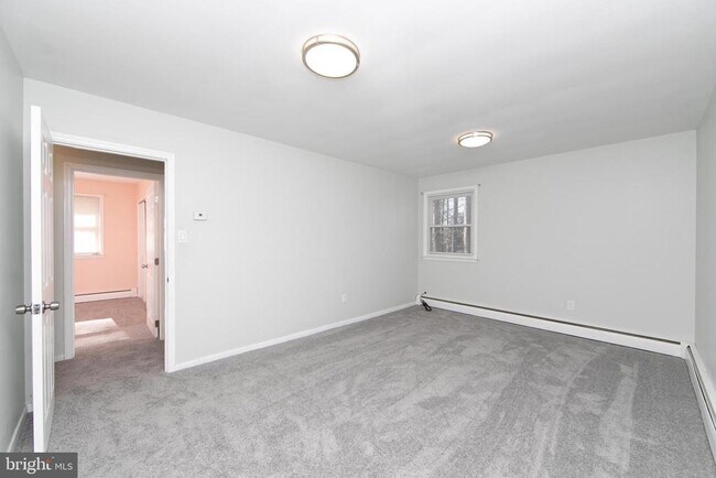 Building Photo - 332 Woodbine St