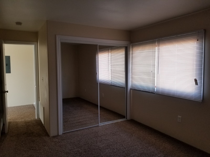 Building Photo - 419 1st Ave W