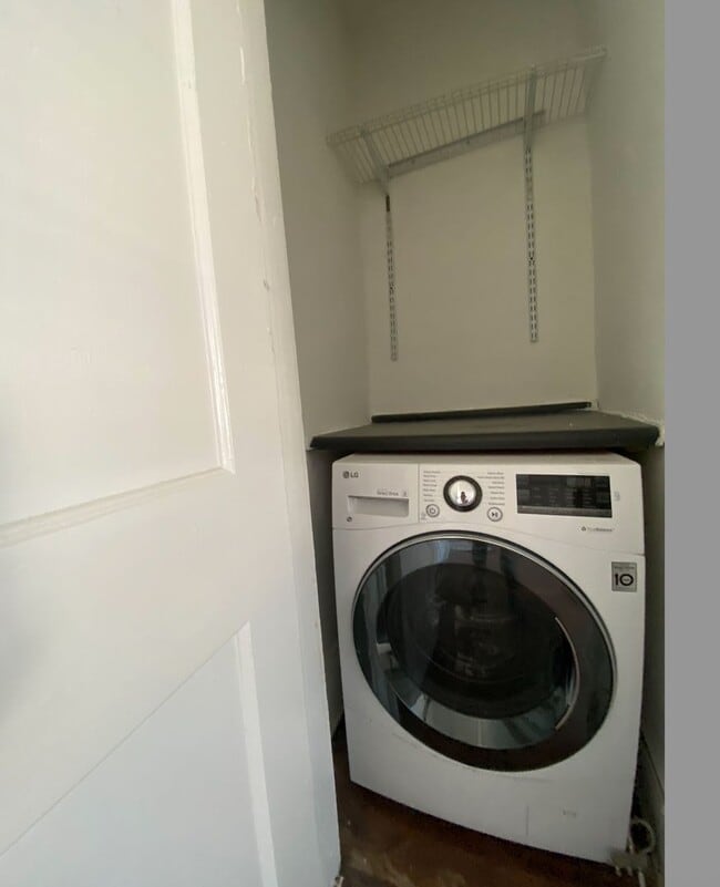 Interior Photo - Spanish Oaks Apartment