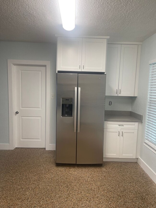 Building Photo - Adorable Apollo Beach Home for Rent   Brin...