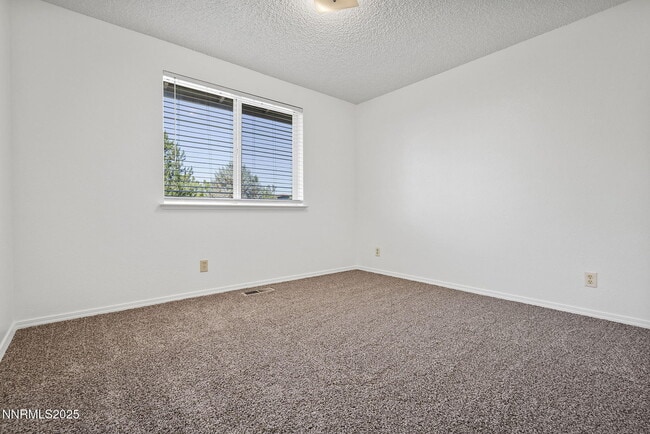Building Photo - 600 Silver Lace Blvd
