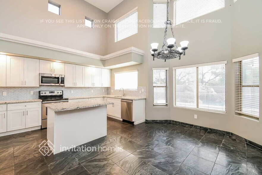 Building Photo - 10729 E Pampa Ave