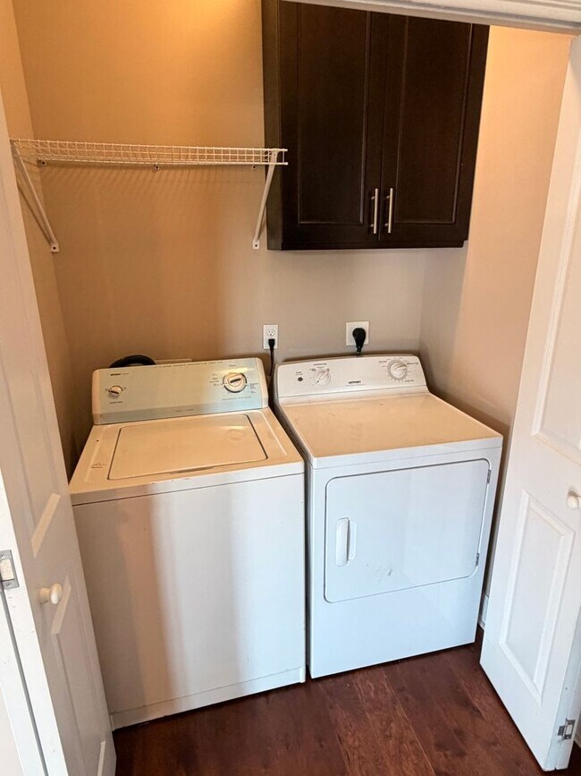 Building Photo - 5748-5748 Cameron Blvd