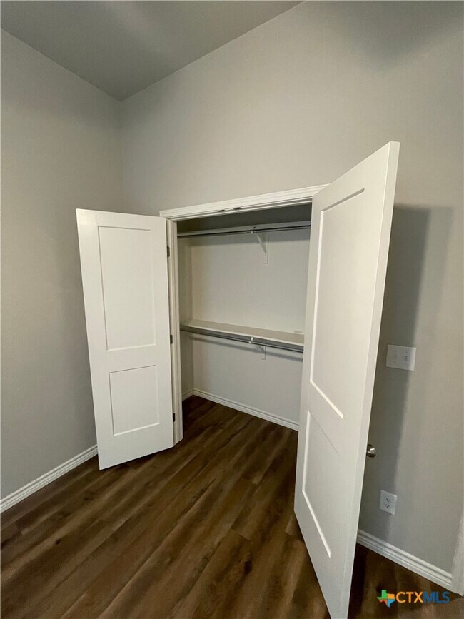 Building Photo - 1190 Fm 2623