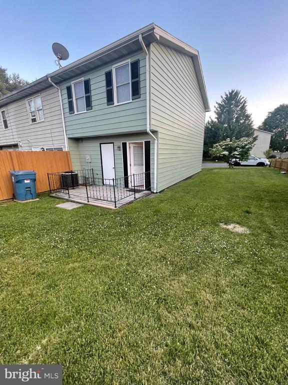 Building Photo - 218 Moore Dr