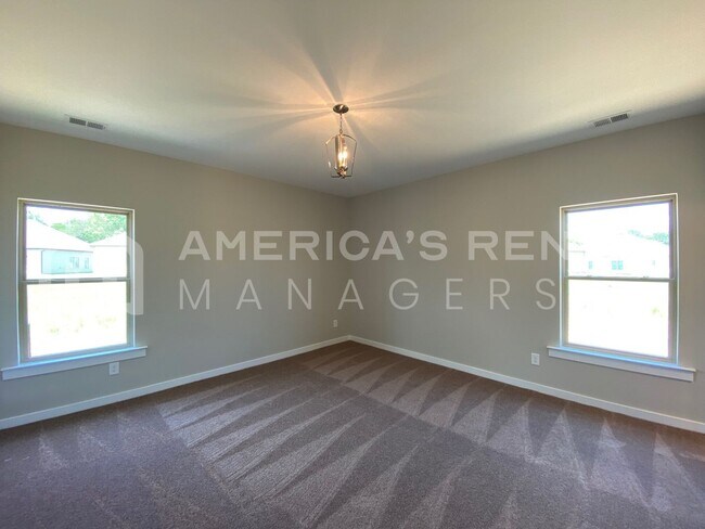 Building Photo - 68 WATER OAK DR