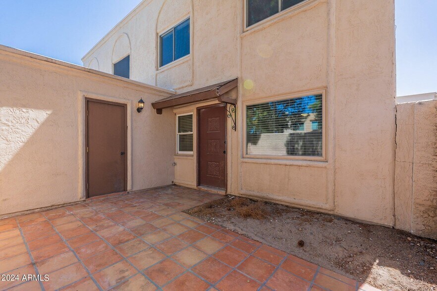Building Photo - 8103 E Glenrosa Ave