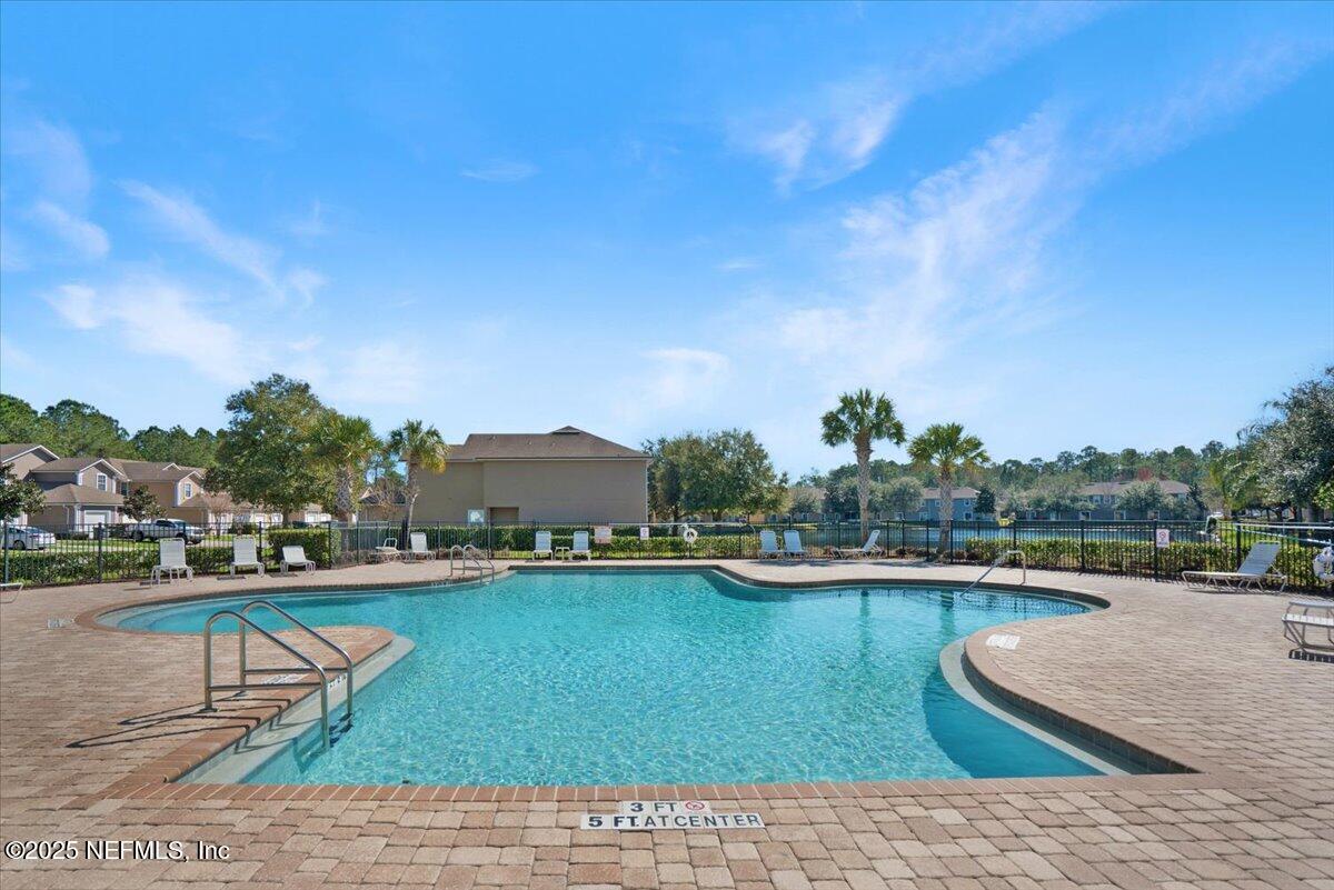 Building Photo - 230 Scrub Jay Dr