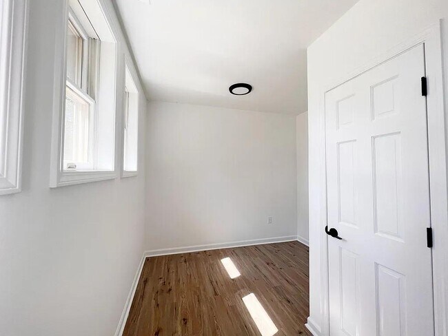 Building Photo - 12 Ginger Ln