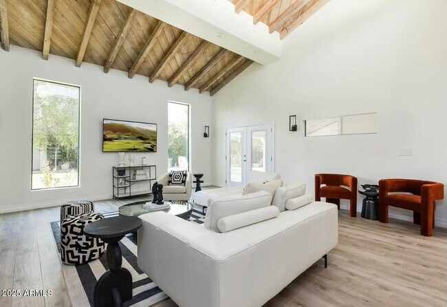 Building Photo - 11212 N Sundown Dr