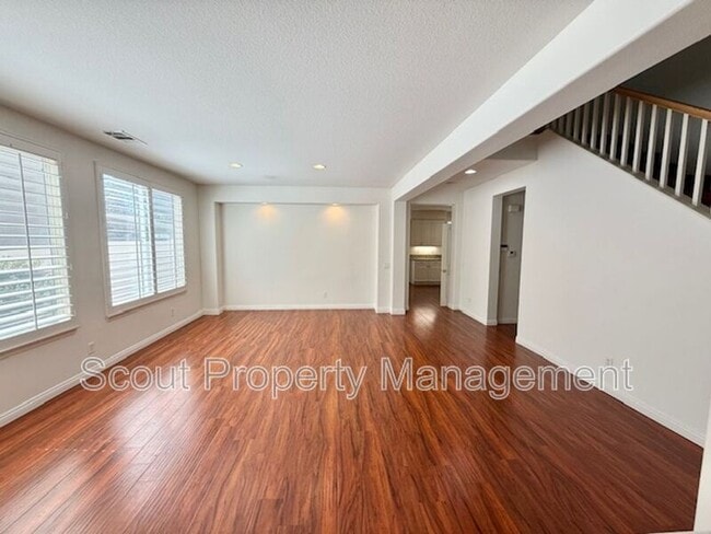 Building Photo - 39877 Worthington Pl