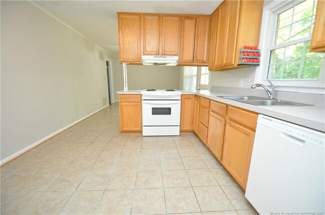 Building Photo - 4814 Greenbrier Rd