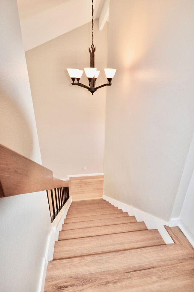 Building Photo - Spacious 2-Story 2 Bedroom Fountain Valley...