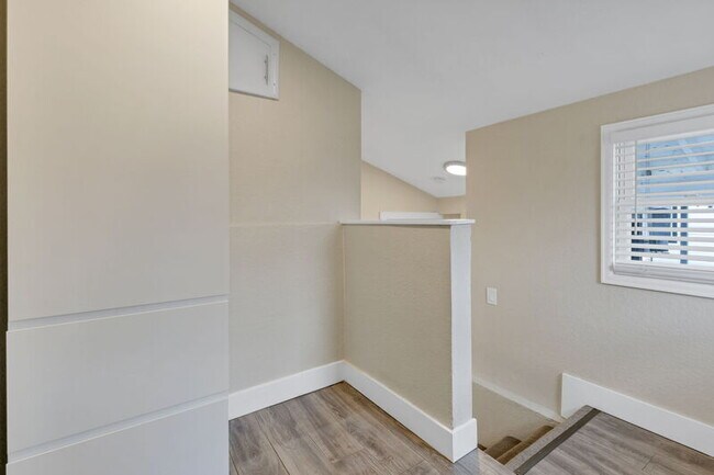 Building Photo - 3101 S Clarkson St