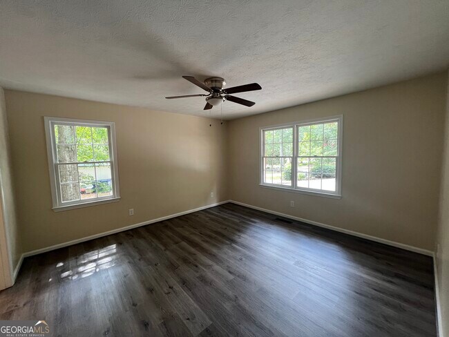 Building Photo - 222 Lacey Ln