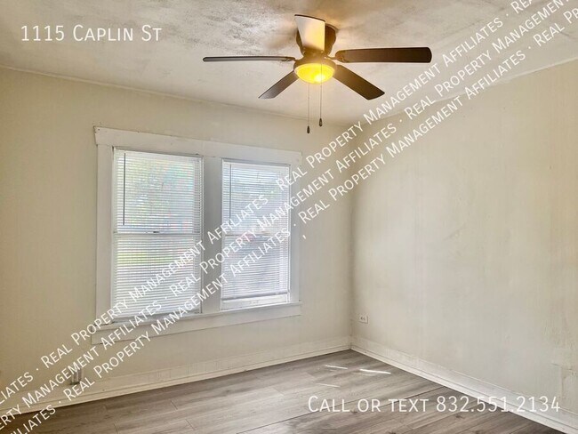 Building Photo - 1115 Caplin St