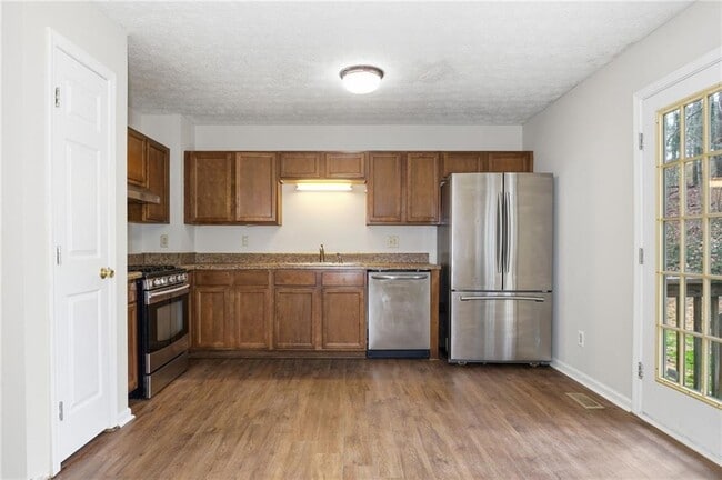 Building Photo - 181 N Springs Dr