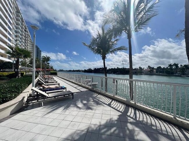 Building Photo - 5600 Collins Ave