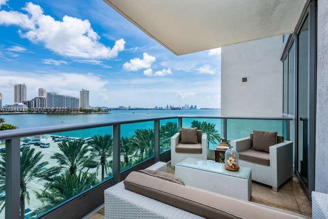 Building Photo - 1331 Brickell Bay Dr