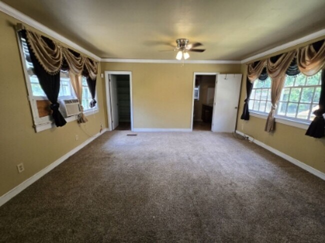 Building Photo - 139 Mt Vernon Dr
